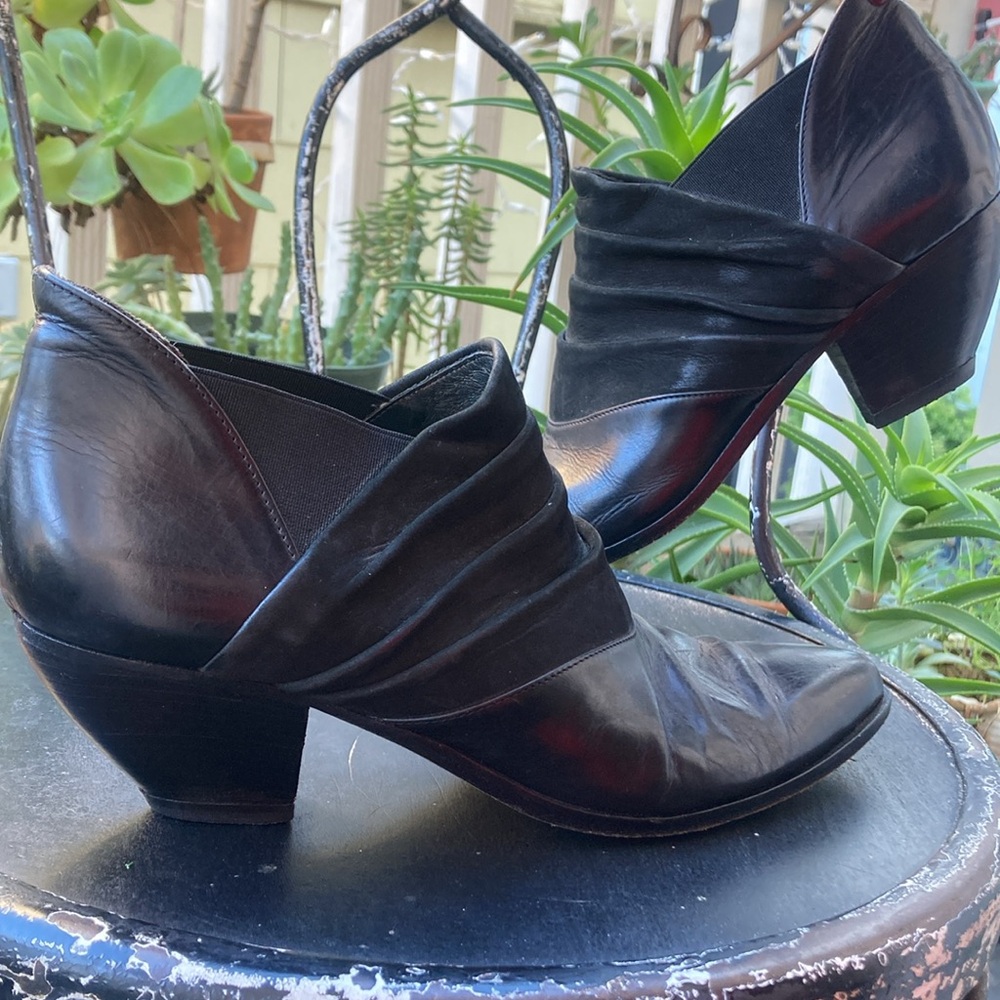 Via Spiga Black Leather Booties